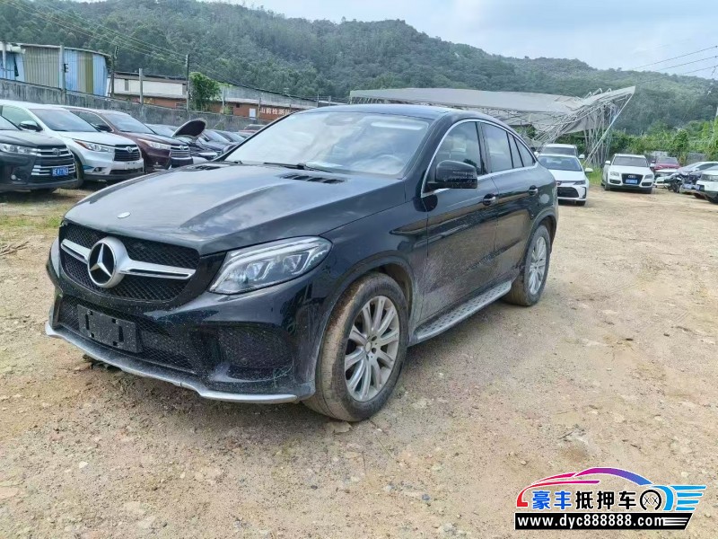 17年奔驰GLE轿车抵押车出售
