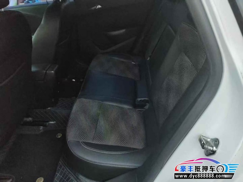 13年别克英朗轿车抵押车出售