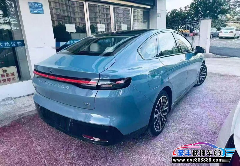 26年零跑B01轿车抵押车出售