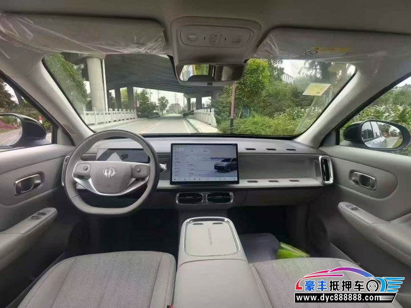 26年零跑B10轿车抵押车出售