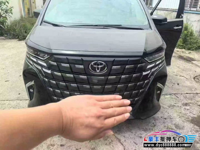 抵押车出售24年丰田埃尔法轿车
