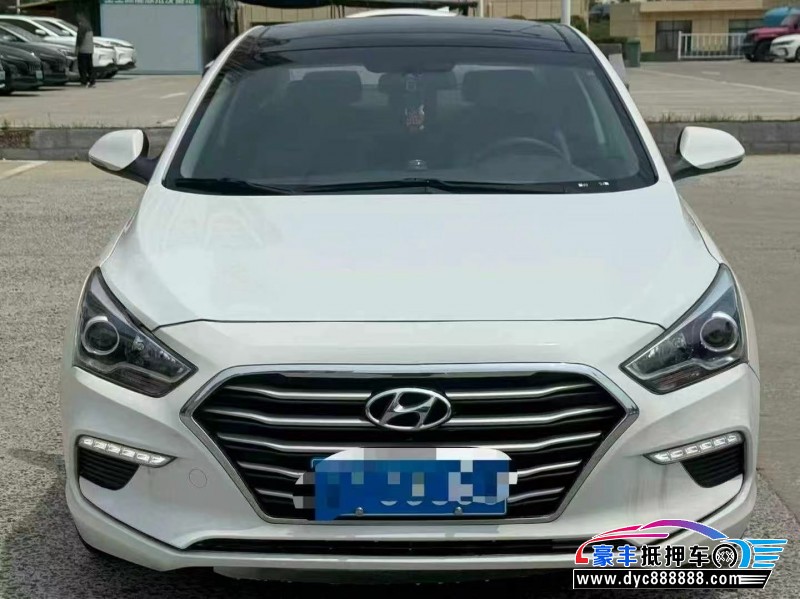 抵押车出售17年现代名图轿车