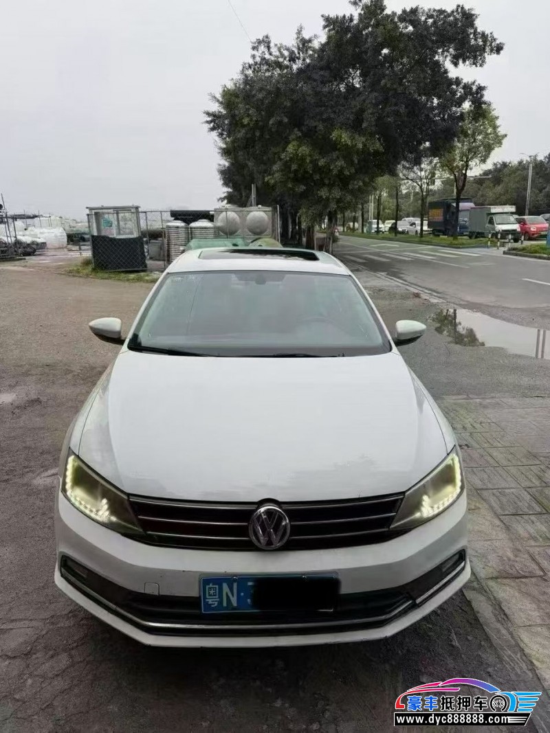 抵押车出售19年大众速腾轿车