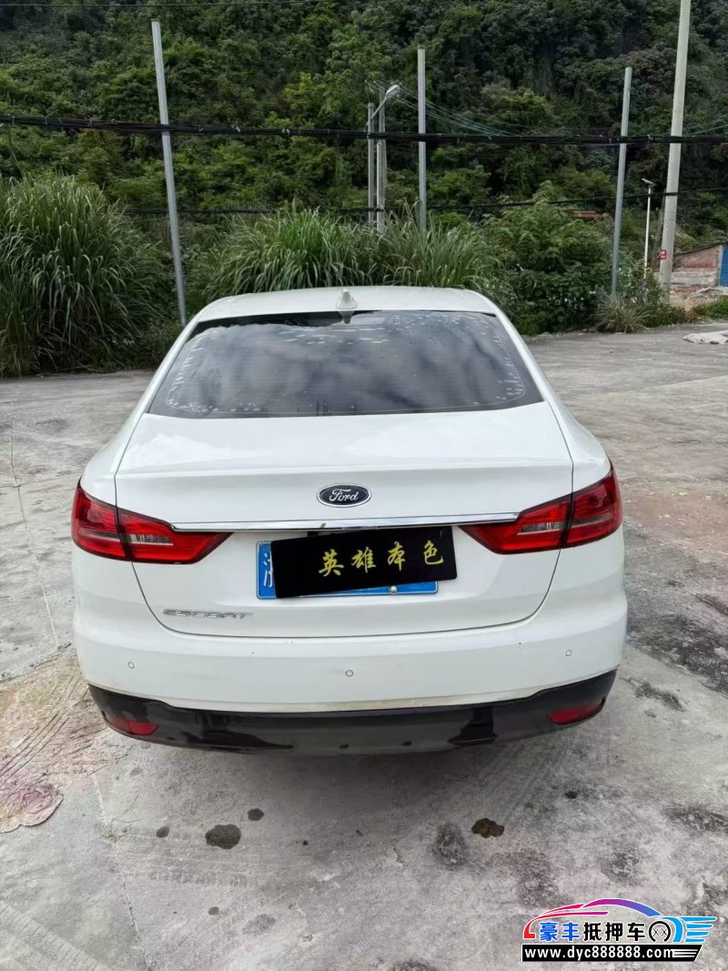 20年福特福睿斯轿车抵押车出售