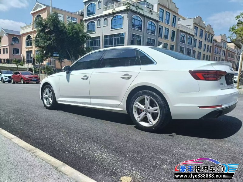 18年奥迪A4L轿车抵押车出售