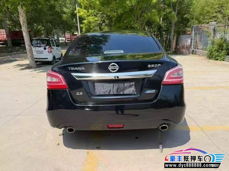 14年日产天籁轿车抵押车出售