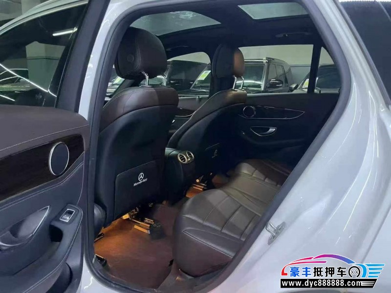 16年奔驰GLC轿车抵押车出售