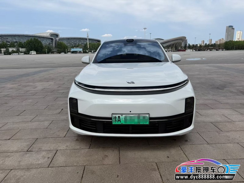 抵押车出售25年理想L7轿车