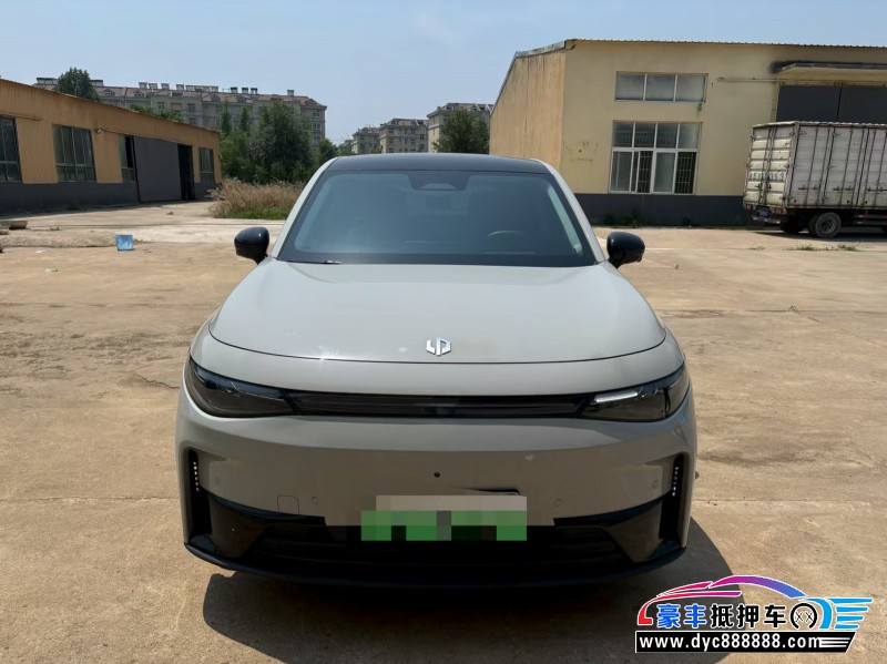 抵押车出售24年零跑C10轿车