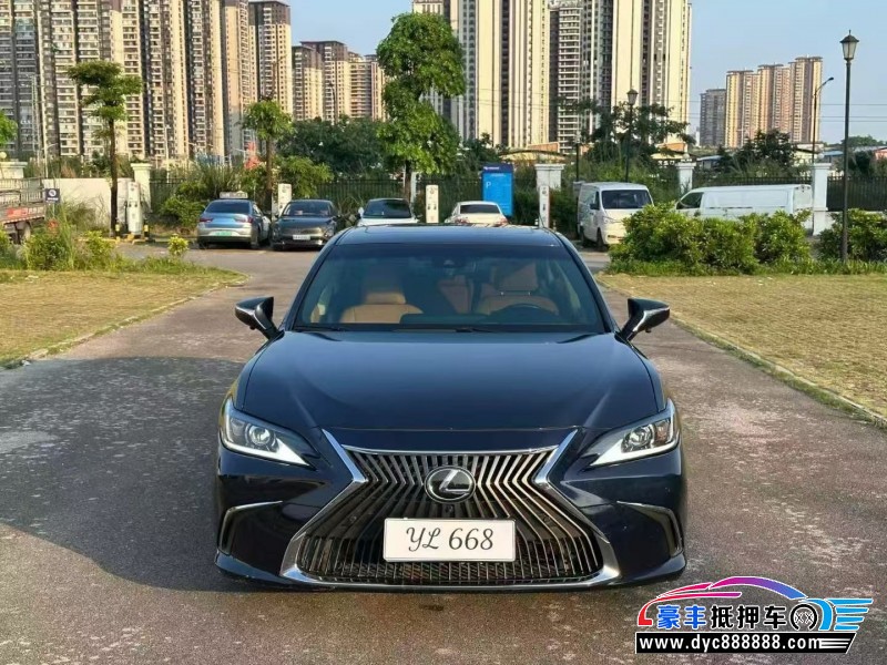 抵押车出售18年雷克萨斯ES轿车
