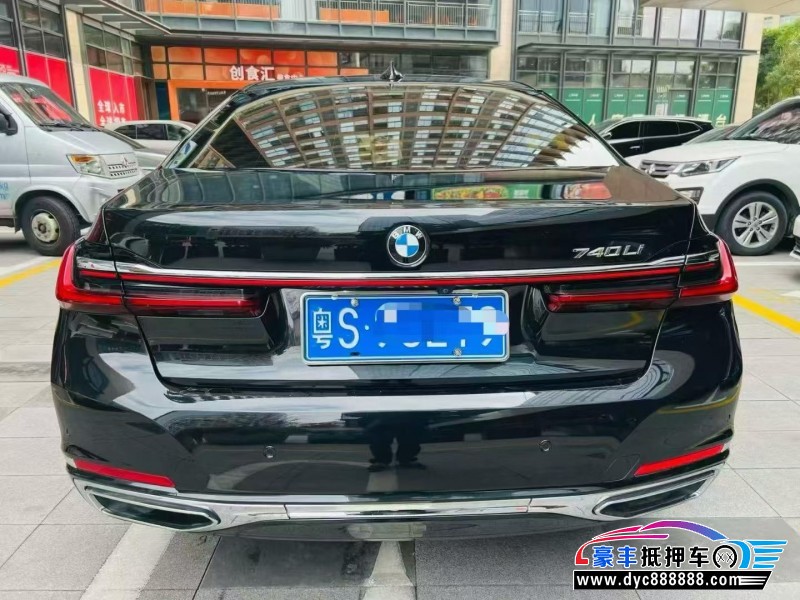 21年宝马7系轿车抵押车出售