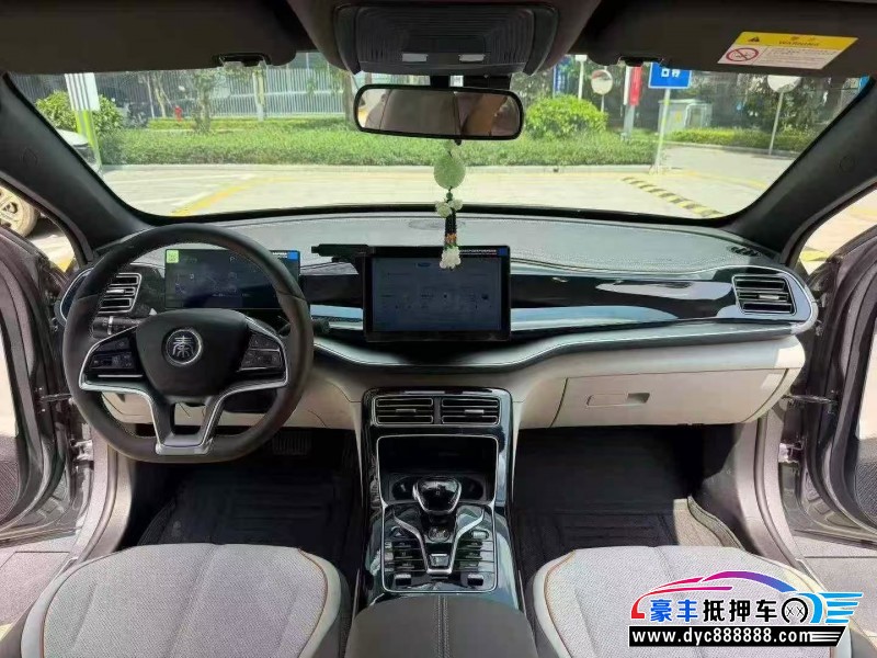 25年比亚迪秦轿车抵押车出售