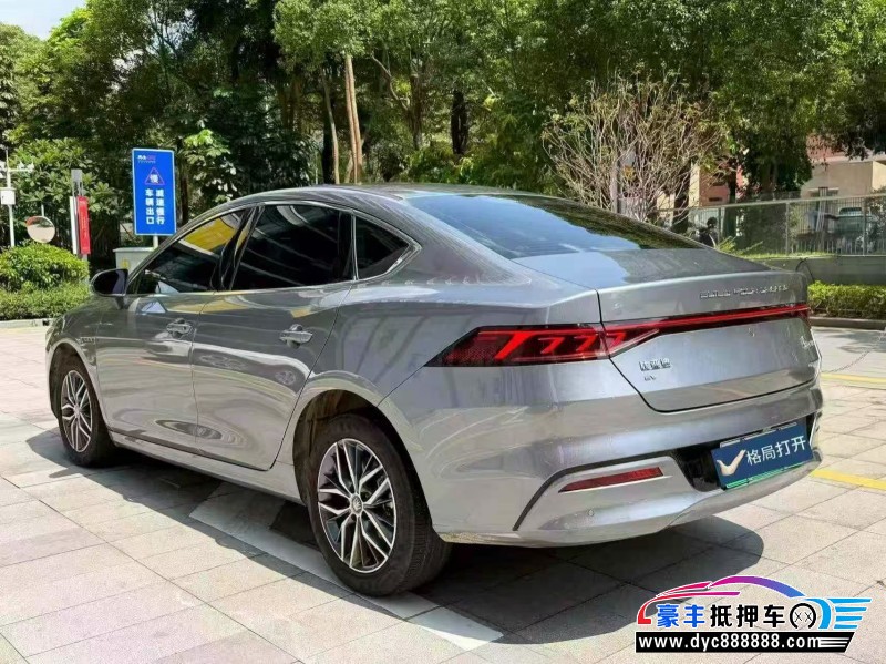 25年比亚迪秦轿车抵押车出售