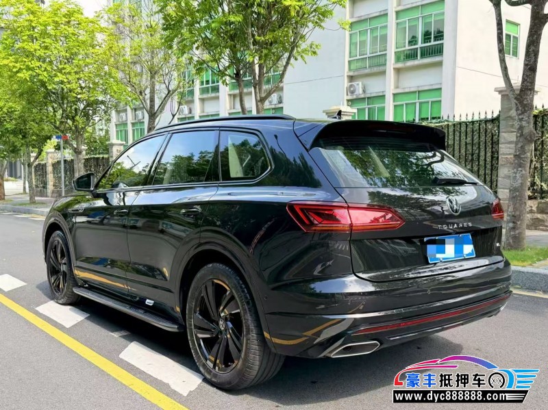 25年大众途锐轿车抵押车出售