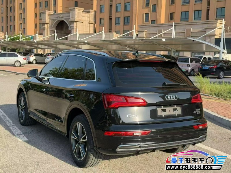 21年奥迪Q5轿车抵押车出售