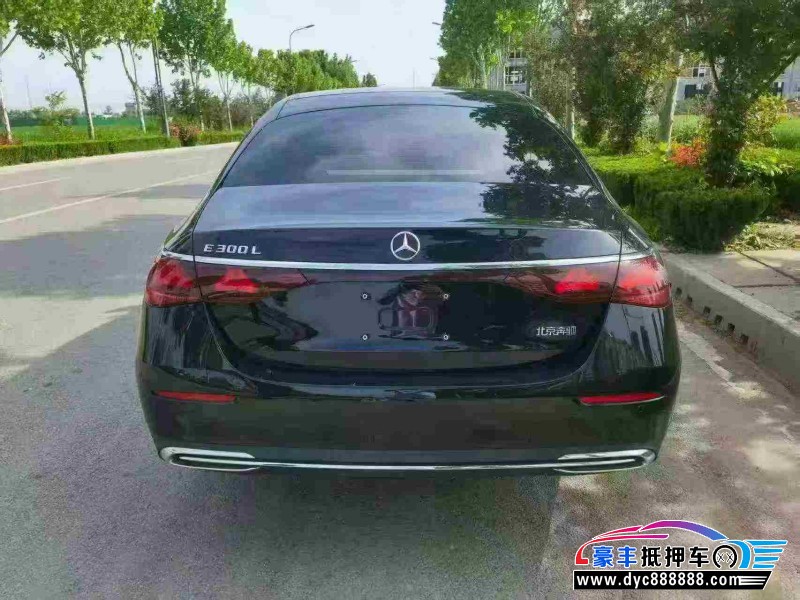25年奔驰E轿车抵押车出售