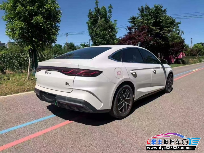 25年比亚迪秦轿车抵押车出售