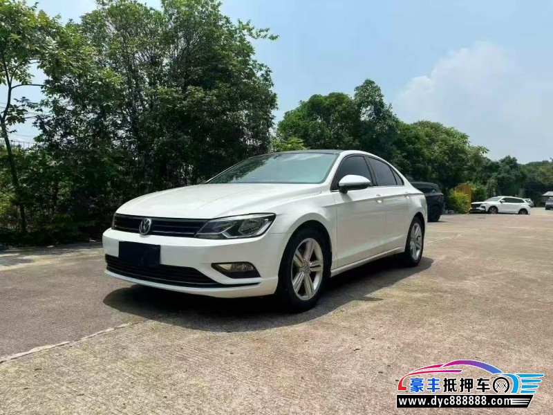17年大众凌渡轿车抵押车出售