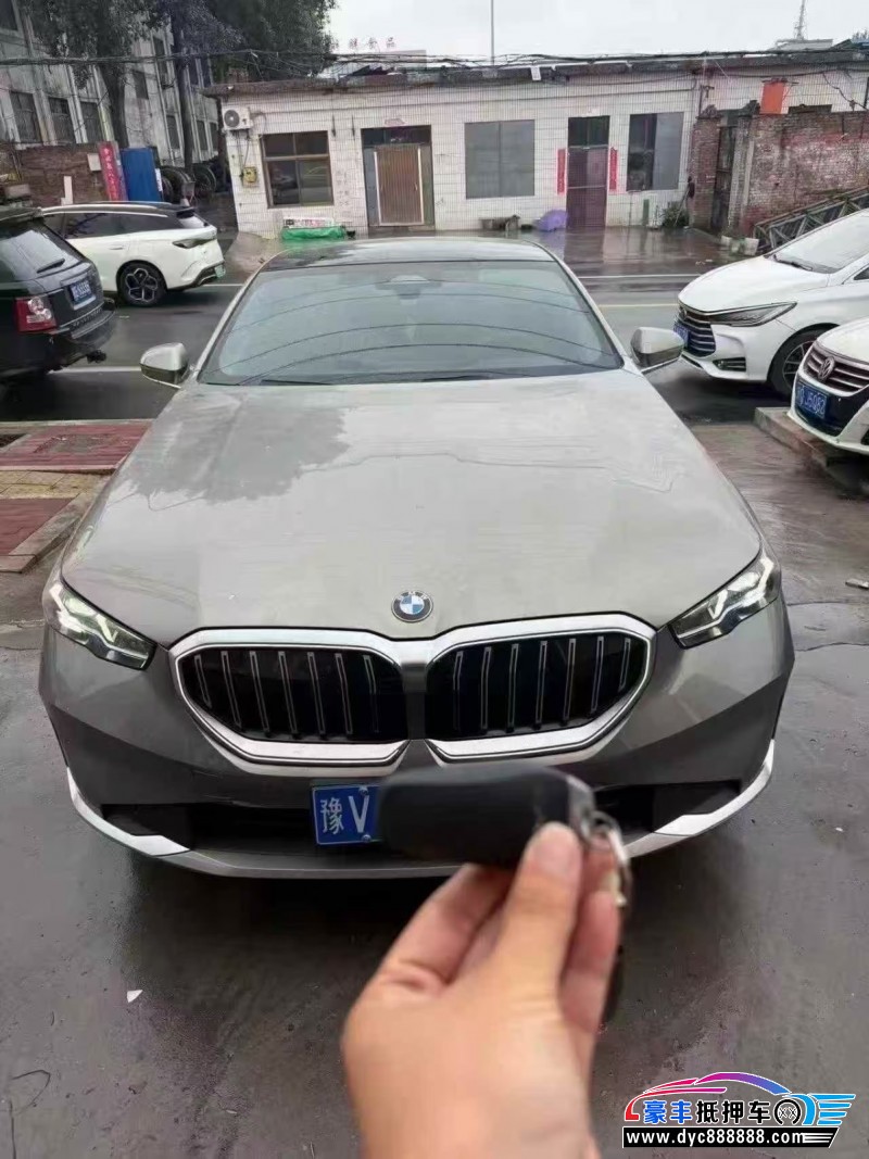 24年宝马5系轿车抵押车出售
