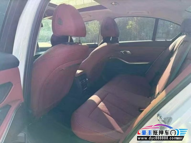 25年宝马3系轿车抵押车出售