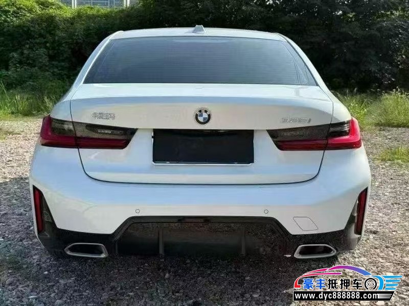 25年宝马3系轿车抵押车出售