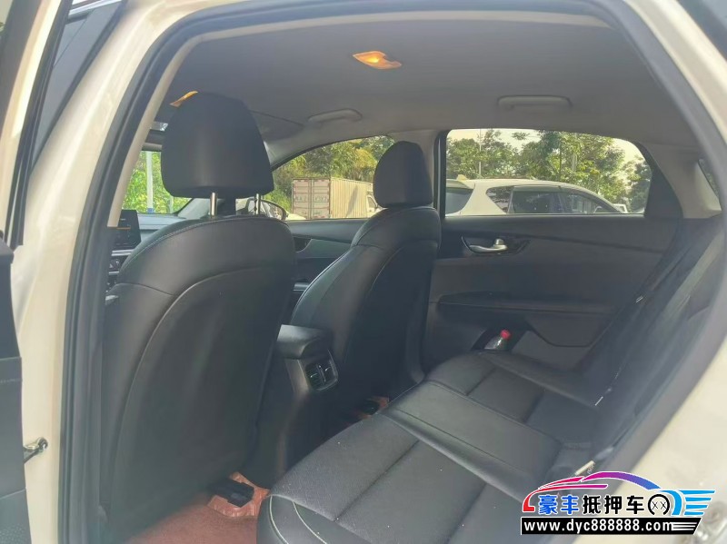 20年起亚K3轿车抵押车出售