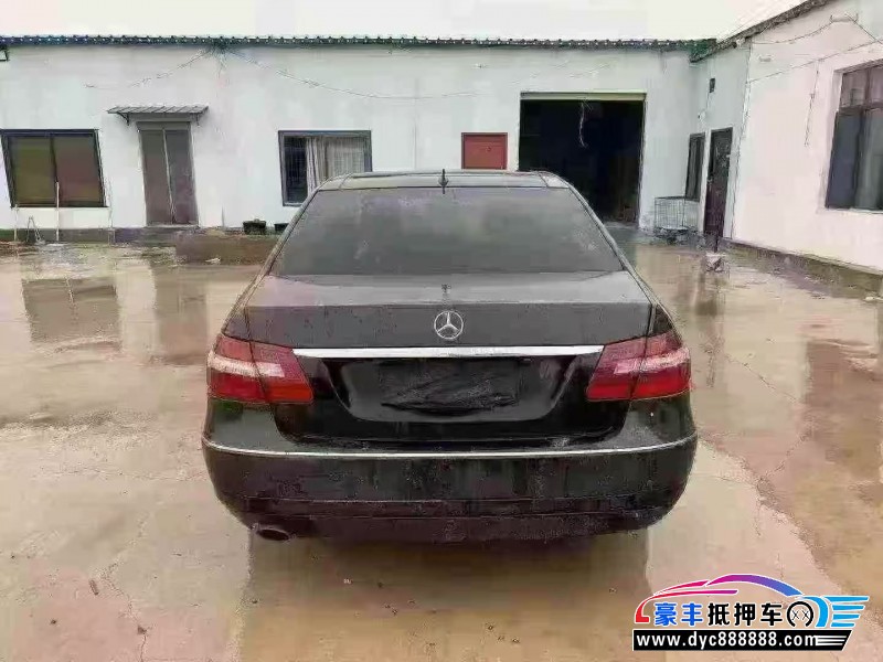 13年奔驰E轿车抵押车出售