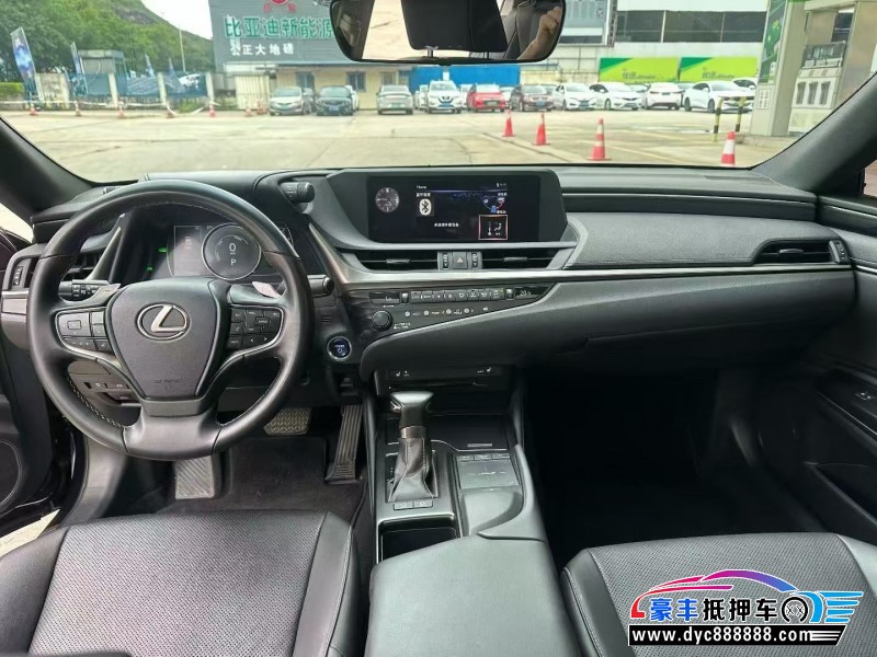 19年雷克萨斯ES轿车抵押车出售