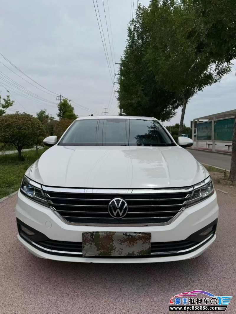 抵押车出售22年大众朗逸轿车