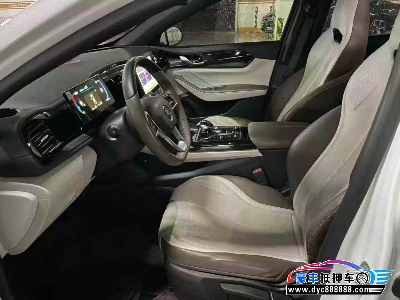25年比亚迪秦轿车抵押车出售