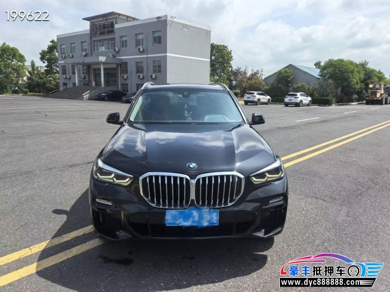 抵押车出售21年宝马X5轿车
