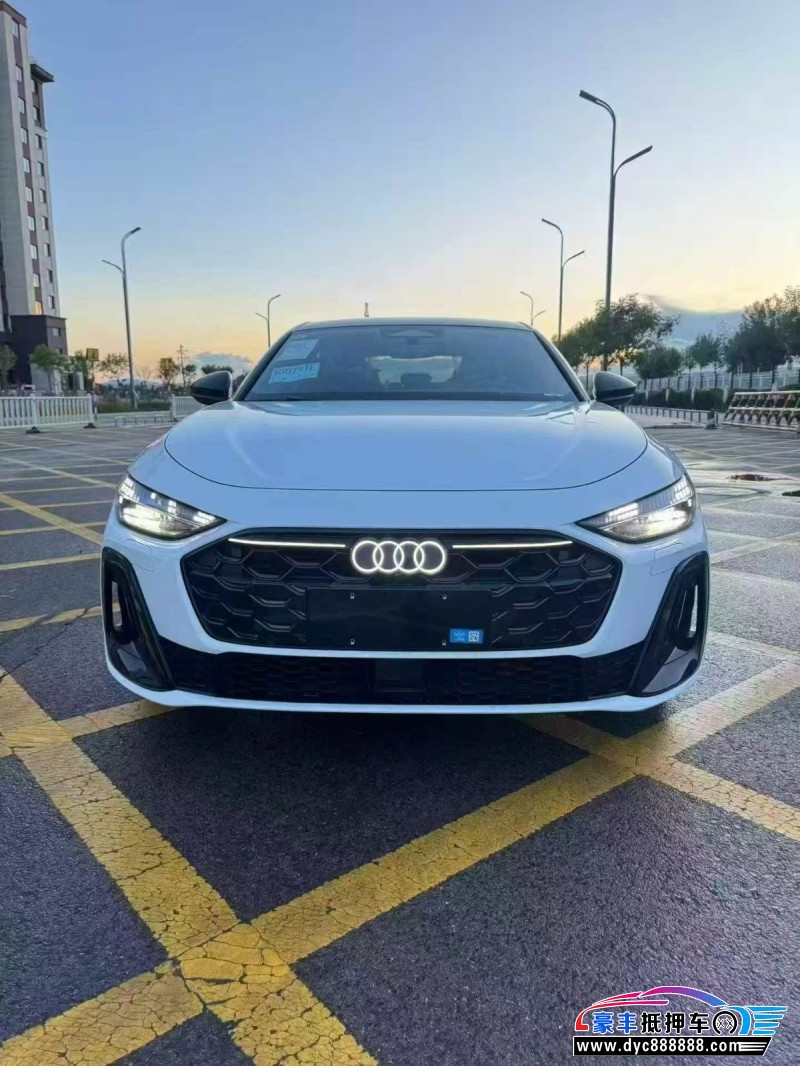 抵押车出售26年奥迪A5轿车