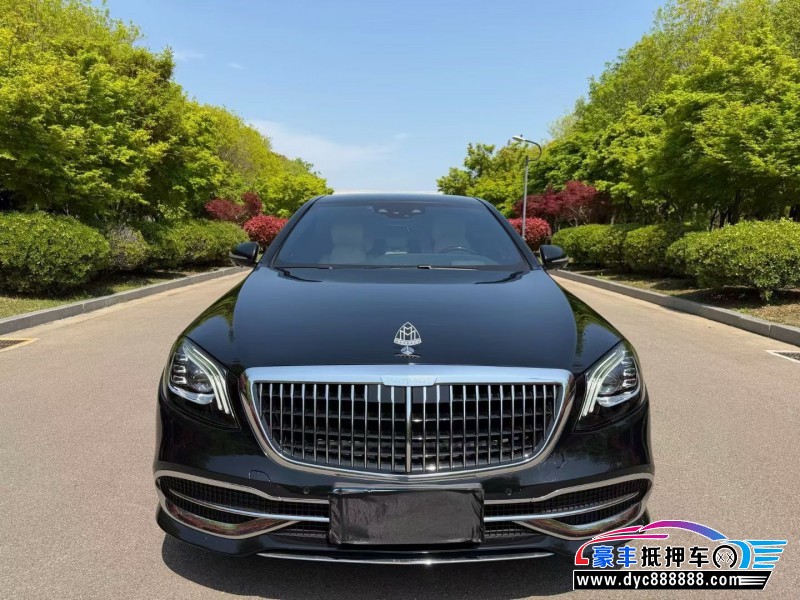 抵押车出售19年奔驰迈巴赫S级轿车