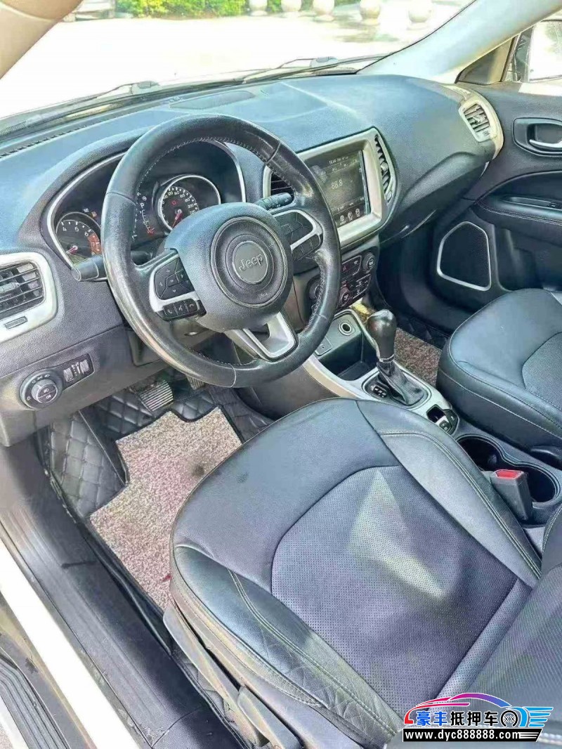 17年Jeep指南者轿车抵押车出售