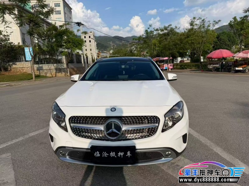 抵押车出售16年奔驰GLA轿车
