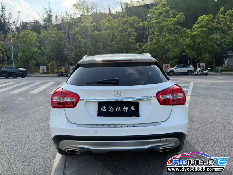 16年奔驰GLA轿车抵押车出售