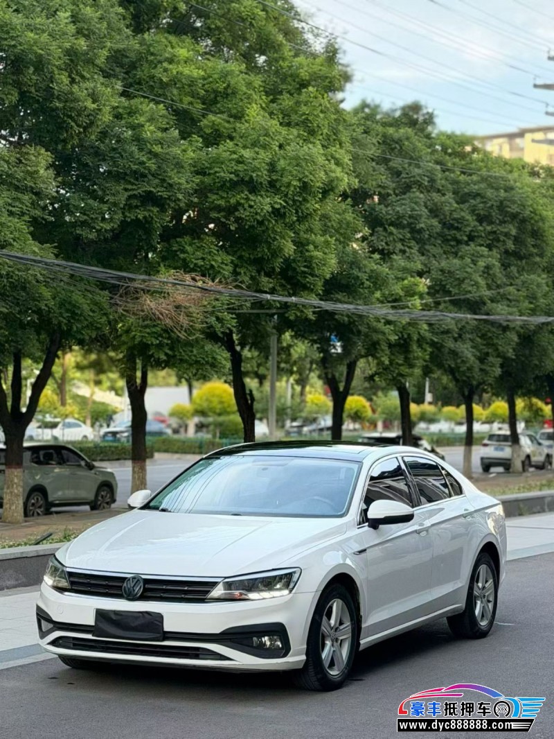 20年大众凌渡轿车抵押车出售