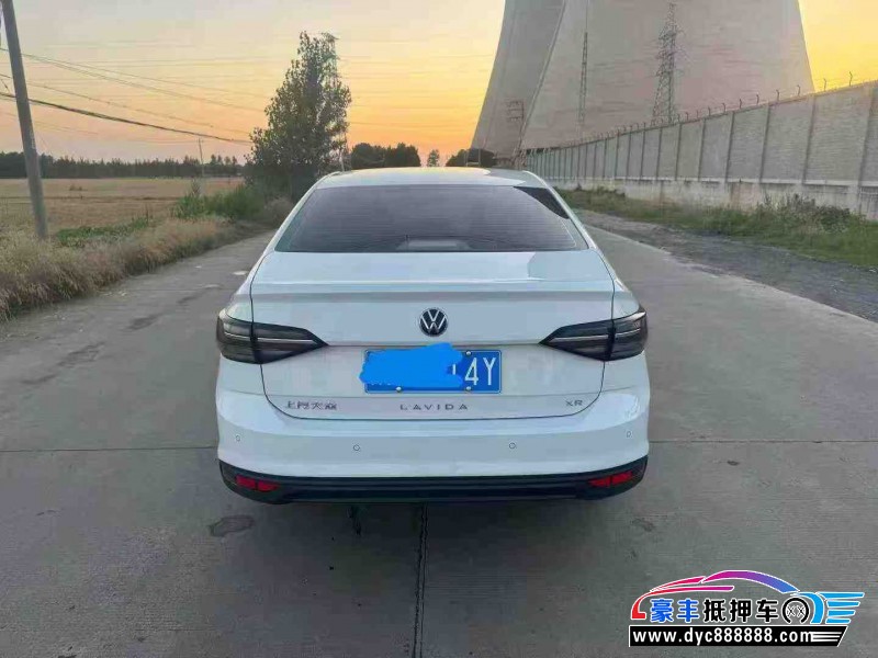 25年大众朗逸轿车抵押车出售
