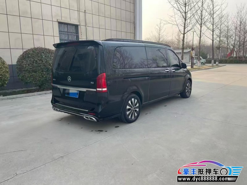 17年奔驰威霆轿车抵押车出售