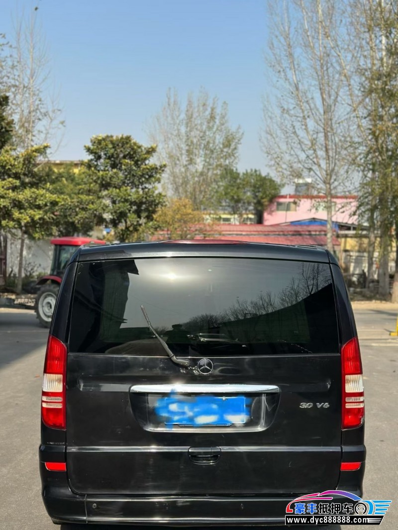 17年奔驰唯雅诺轿车抵押车出售