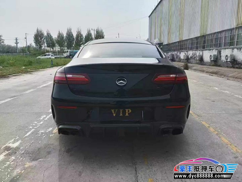 17年奔驰E轿车抵押车出售