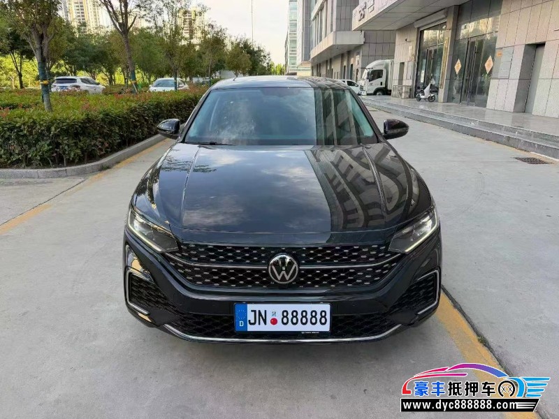 抵押车出售24年大众帕萨特轿车