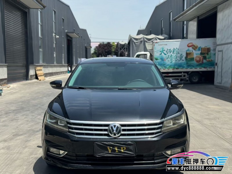 抵押车出售17年大众帕萨特轿车