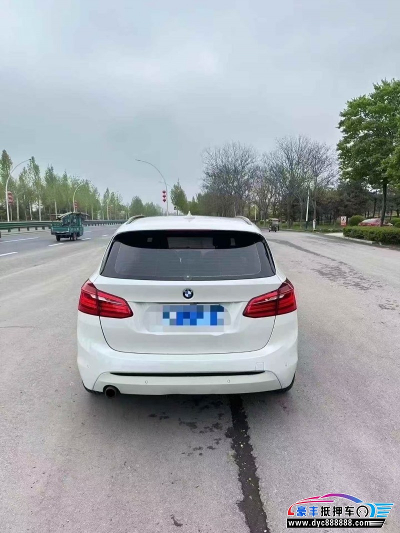 16年宝马2系轿车抵押车出售