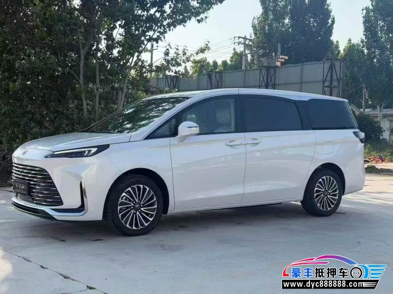 26年别克GL8轿车抵押车出售
