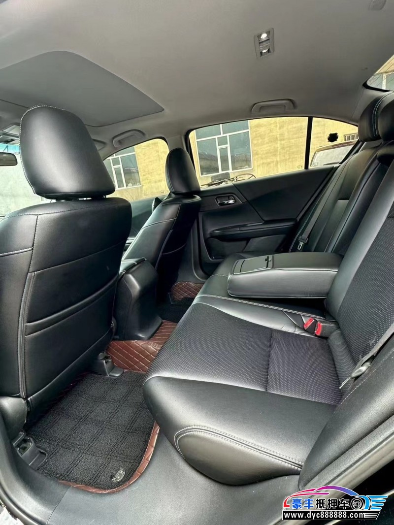 16年本田雅阁轿车抵押车出售