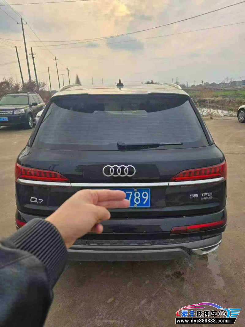 22年奥迪Q7轿车抵押车出售