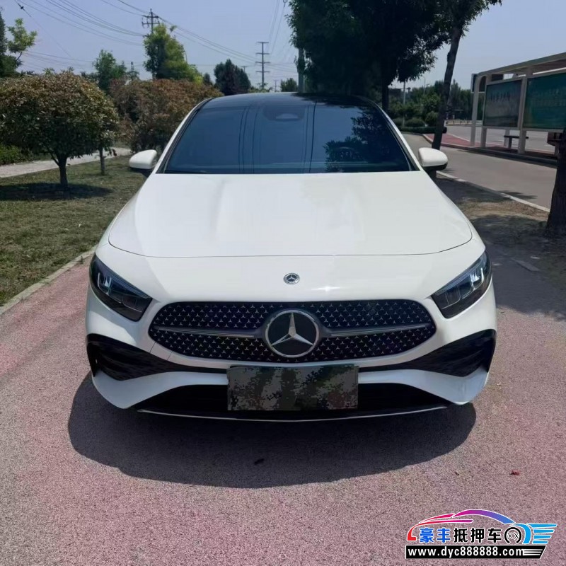 抵押车出售25年奔驰A轿车