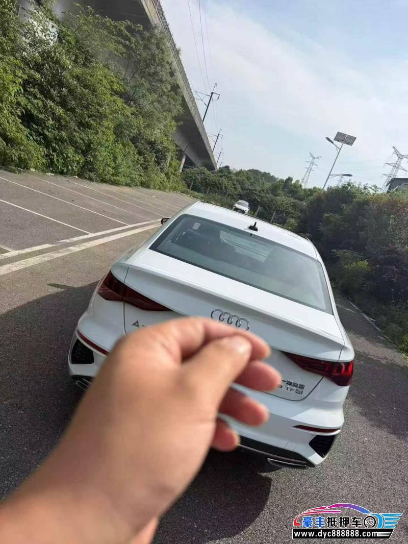 24年奥迪A3轿车抵押车出售