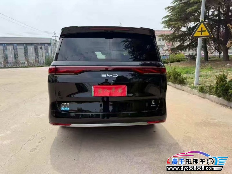 25年比亚迪夏轿车抵押车出售